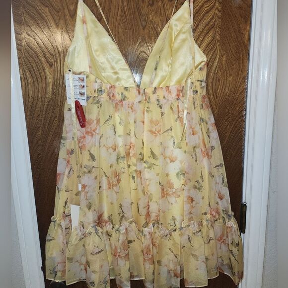 Mac Duggal 70240 Strappy Back Yellow Floral Dress NWT SIZE 2 RETAIL $278 - Picture 6 of 8